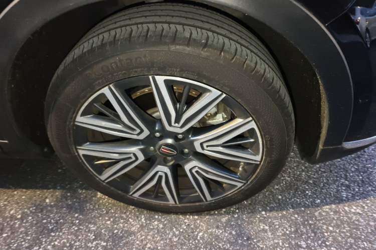 Used Hongqi HS5 2022 2.0T Smart Connect Flagship All-Wheel-Drive Version Right Front Wheel Hub