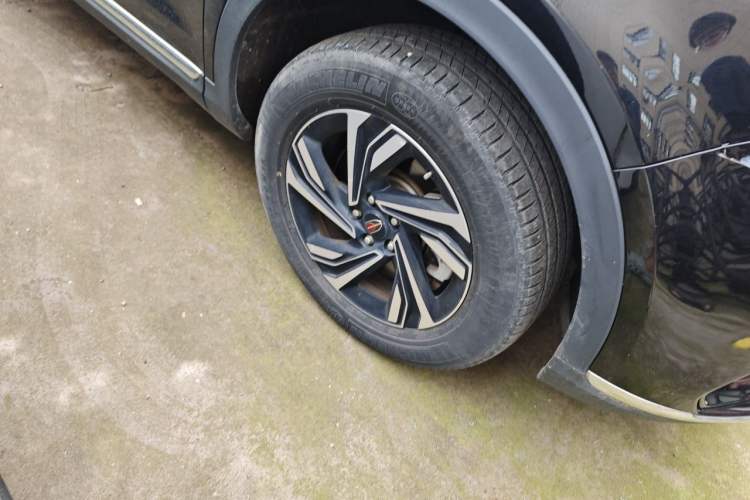 Used Hongqi HS5 2022 2.0T Smart Connect Flagship Edition Right Front Wheel Hub