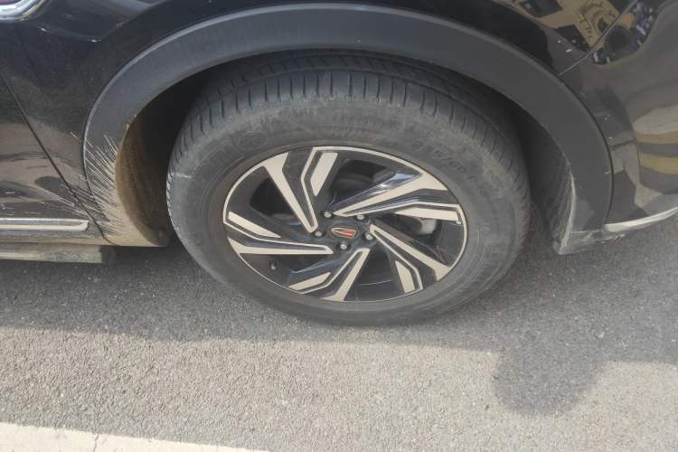 Used Hongqi HS5 2022 Revised Version 2.0T Smart Connect Flagship Edition Right Front Wheel Hub
