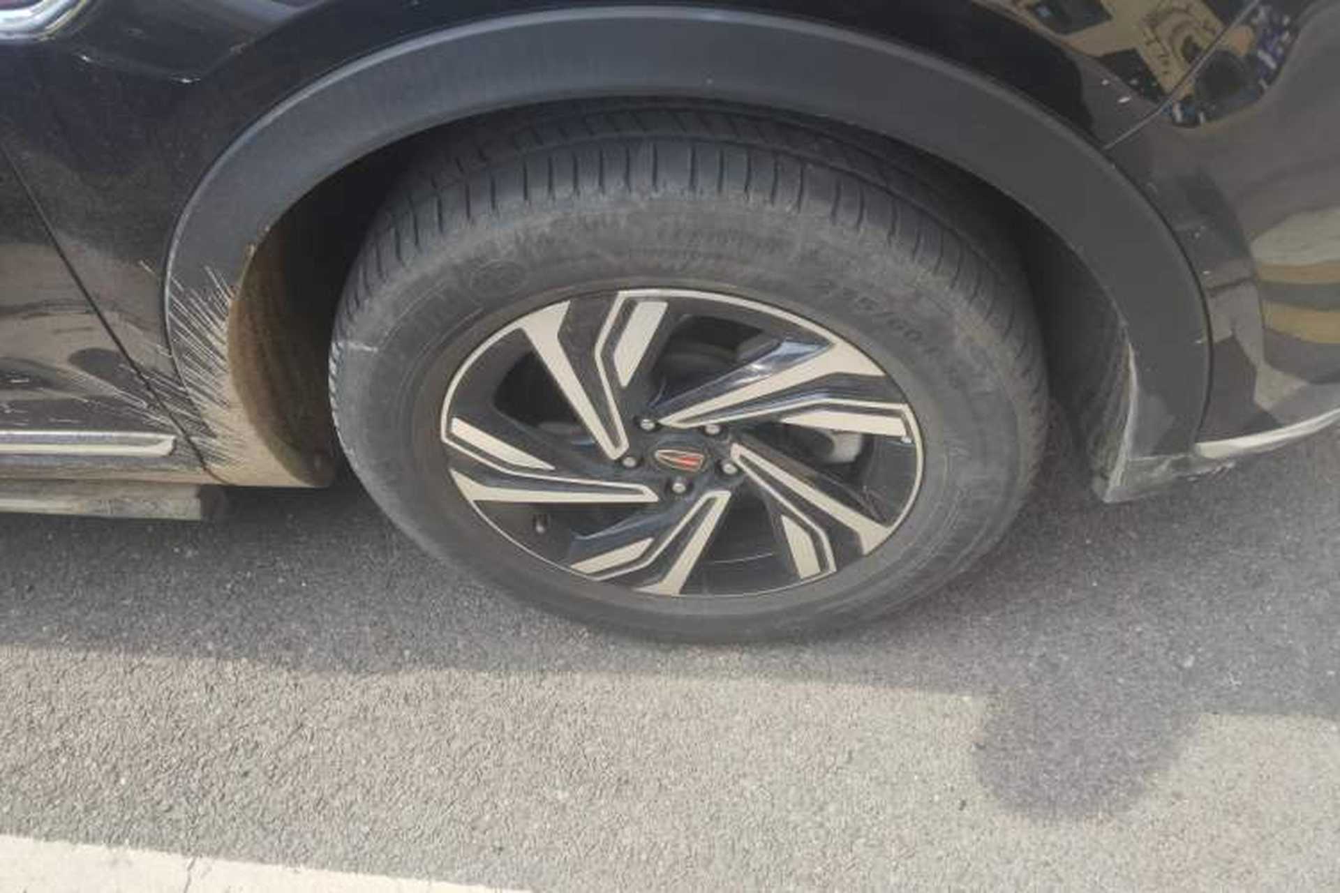 Used Hongqi HS5 2022 Revised Version 2.0T Smart Connect Flagship Edition Right Front Wheel Hub