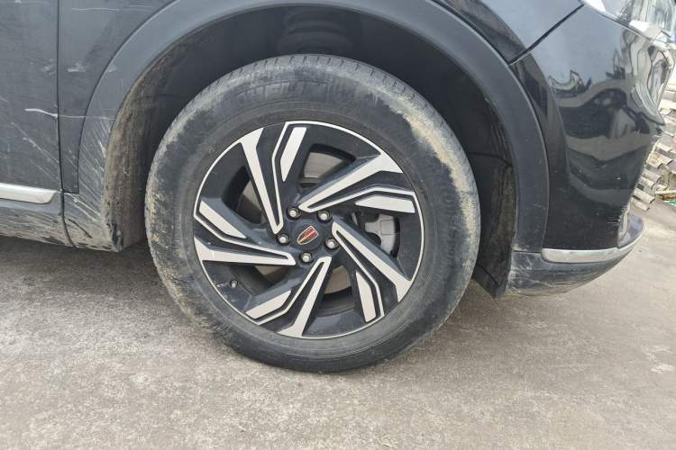 Used Hongqi HS5 2022 Revised Version 2.0T Smart Connect Flagship Edition Right Front Wheel Hub