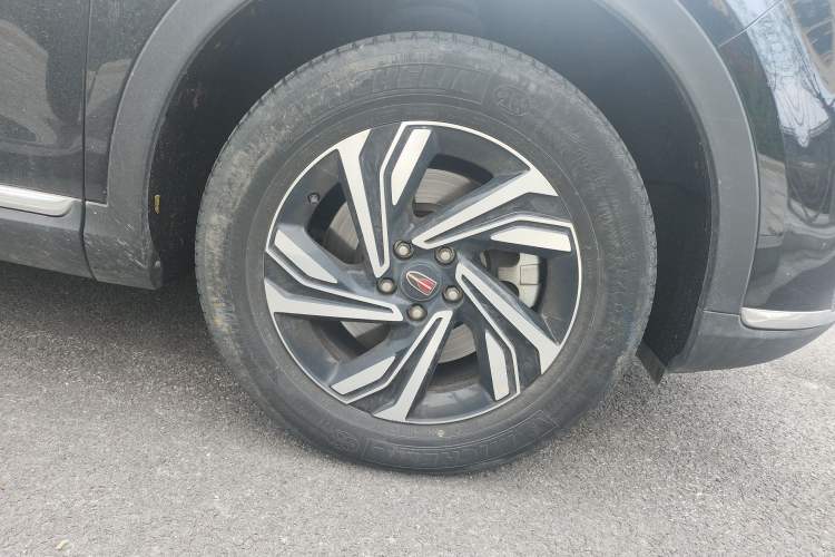 Used Hongqi HS5 2022 2.0T Smart Connect Flagship Edition Right Front Wheel Hub