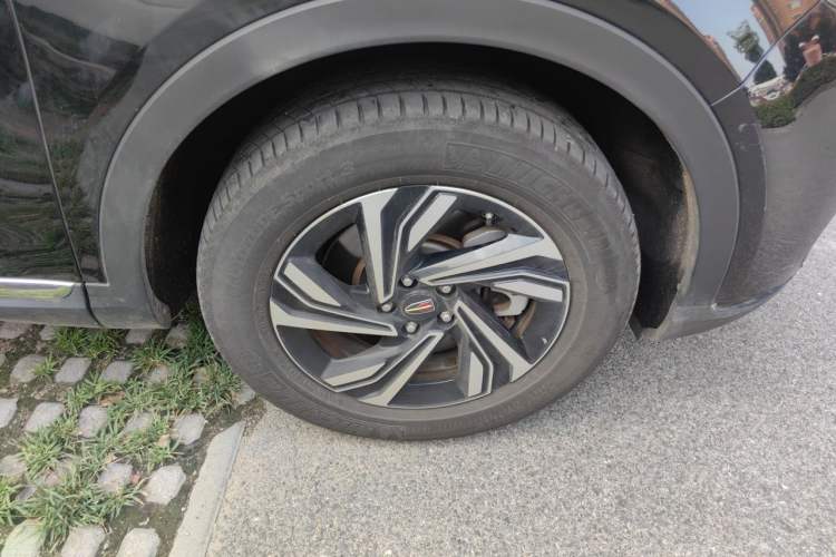 Used Hongqi HS5 2022 2.0T Smart Connect Flagship Enjoyment Purchase Edition Right Front Wheel Hub