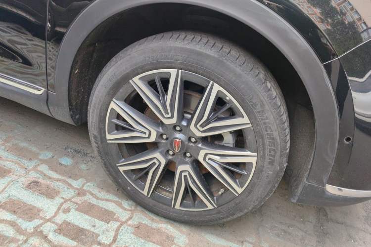 Used Hongqi HS5 2022 2.0T Smart Connect Flagship All-Wheel-Drive Version Right Front Wheel Hub