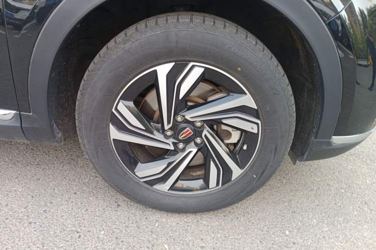 Used Hongqi HS5 2022 Revised Version 2.0T Smart Connect Flagship Edition Right Front Wheel Hub