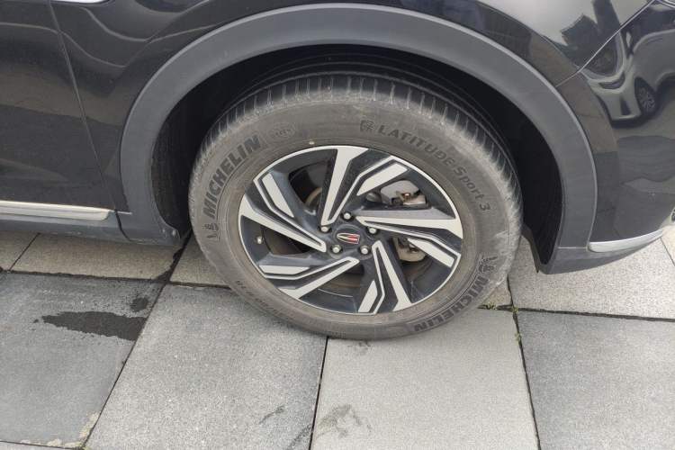 Used Hongqi HS5 2022 Revised Version 2.0T Smart Connect Flagship Edition Right Front Wheel Hub
