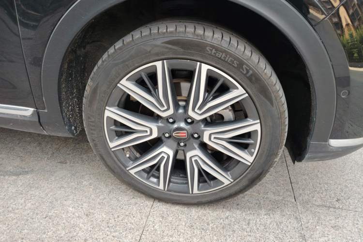 Used Hongqi HS5 2022 2.0T Smart Connect Flagship All-Wheel-Drive Version Right Front Wheel Hub