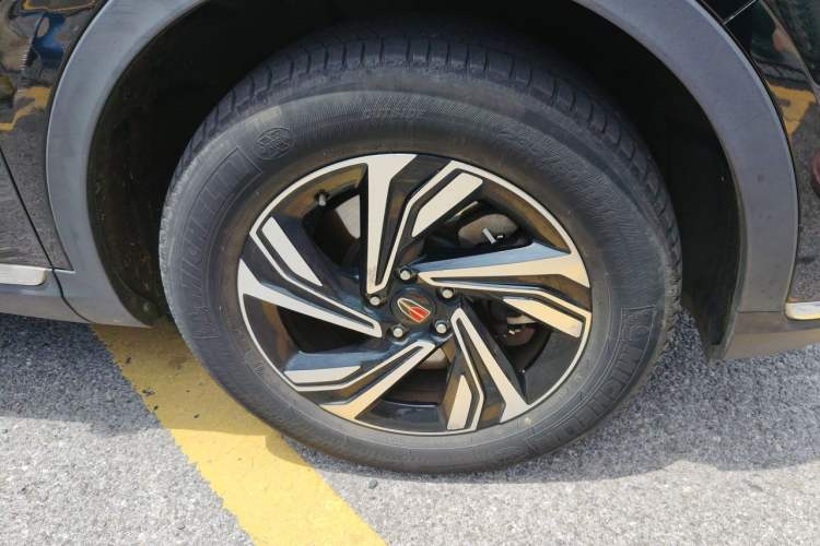 Used Hongqi HS5 2022 2.0T Smart Connect Flagship Edition Right Front Wheel Hub