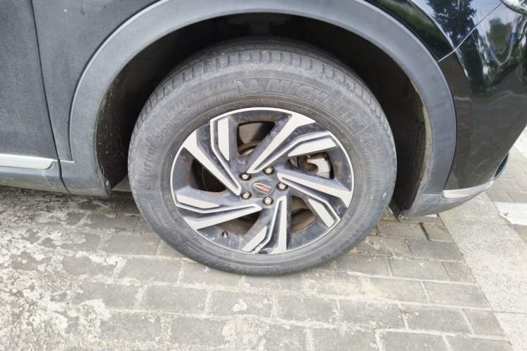 Used Hongqi HS5 2022 2.0T Smart Connect Flagship Enjoyment Purchase Edition Right Front Wheel Hub