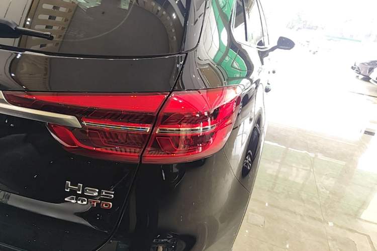 Used Hongqi HS5 2022 Revised Version 2.0T Smart Connect Flagship Edition Right Rear Taillight