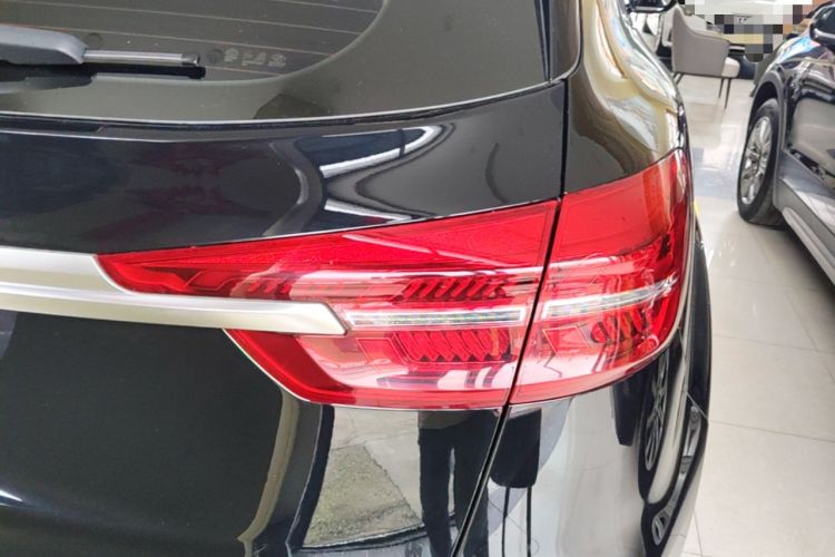 Used Hongqi HS5 2022 Revised Version 2.0T Smart Connect Flagship Edition Right Rear Taillight