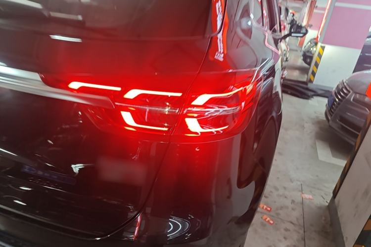 Used Hongqi HS5 2022 Revised Version 2.0T Smart Connect Flagship Edition Right Rear Taillight