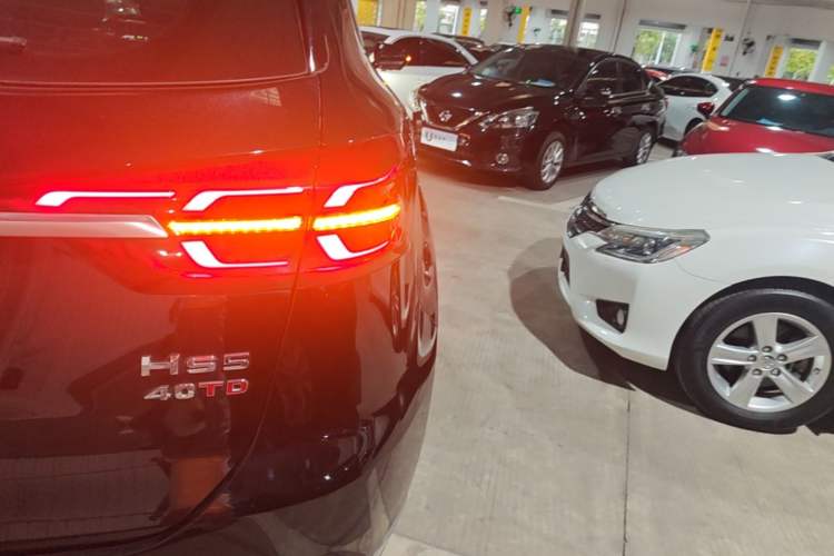 Used Hongqi HS5 2022 Revised Version 2.0T Smart Connect Flagship Edition Right Rear Taillight