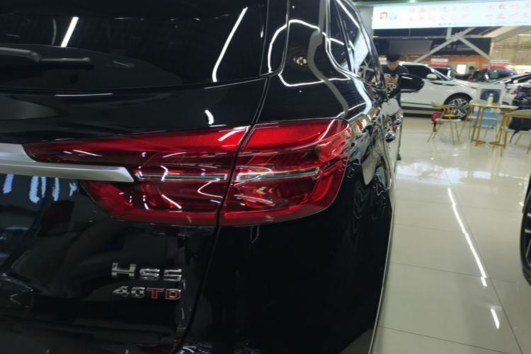 Used Hongqi HS5 2022 Facelifted Version 2.0T Smart Connect Flagship All-Wheel-Drive Edition Right Rear Taillight
