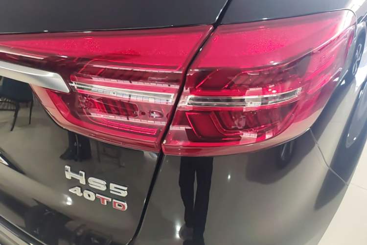 Used Hongqi HS5 2022 Revised Version 2.0T Smart Connect Flagship Edition Right Rear Taillight