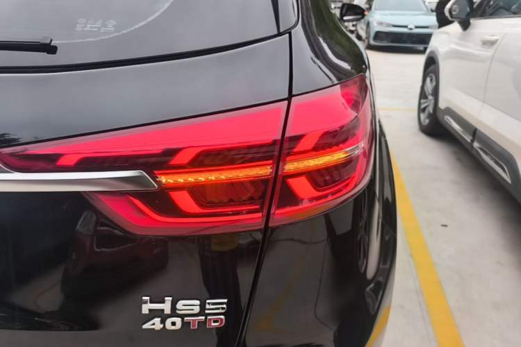 Used Hongqi HS5 2022 Revised Version 2.0T Smart Connect Flagship Edition Right Rear Taillight