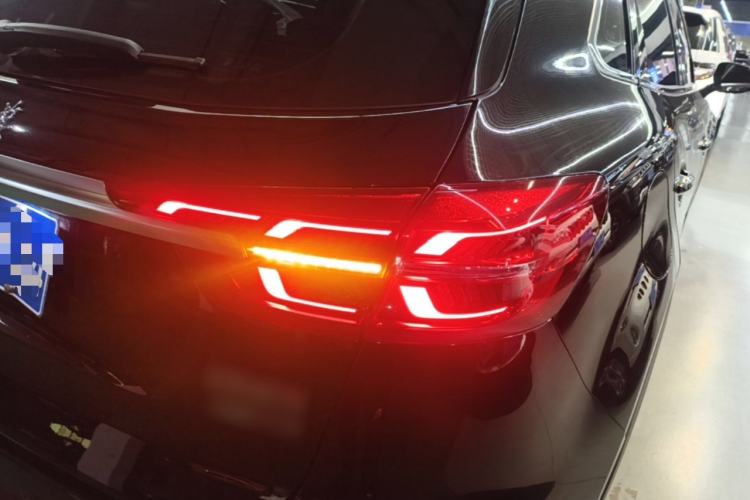 Used Hongqi HS5 2022 Revised Version 2.0T Smart Connect Flagship Edition Right Rear Taillight