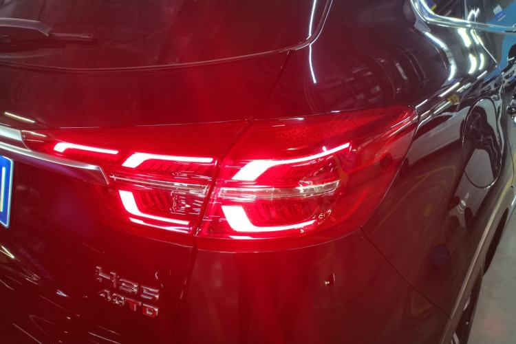Used Hongqi HS5 2022 Revised Version 2.0T Smart Connect Flagship Edition Right Rear Taillight