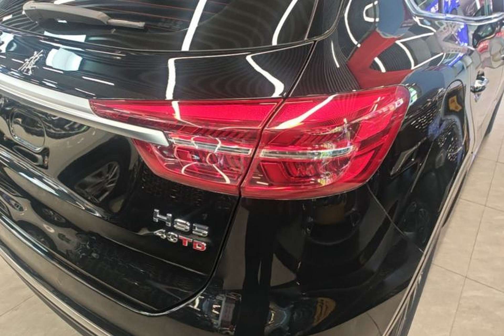 Used Hongqi HS5 2022 Revised Version 2.0T Smart Connect Flagship Edition Right Rear Taillight