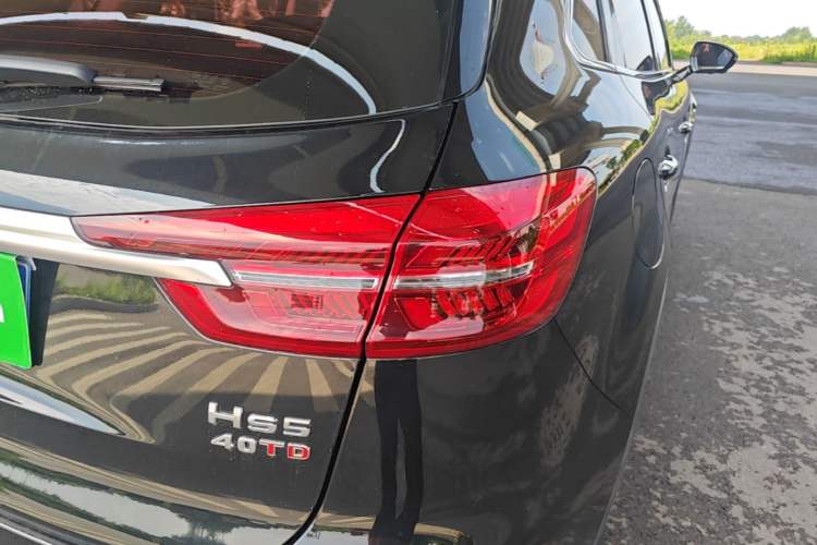 Used Hongqi HS5 2022 Revised Version 2.0T Smart Connect Flagship Edition Right Rear Taillight