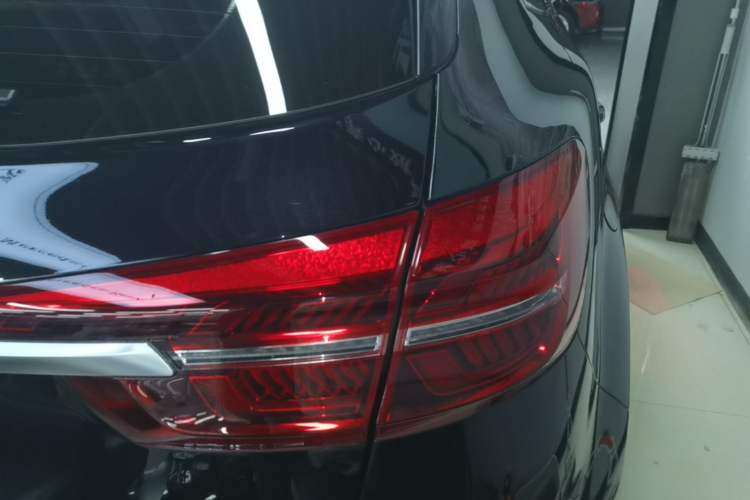 Used Hongqi HS5 2022 Revised Version 2.0T Smart Connect Flagship Edition Right Rear Taillight