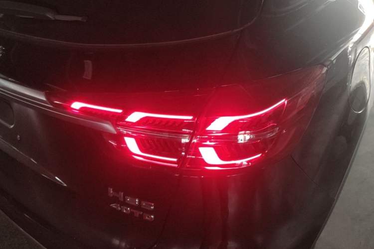 Used Hongqi HS5 2022 Revised Version 2.0T Smart Connect Flagship Edition Right Rear Taillight