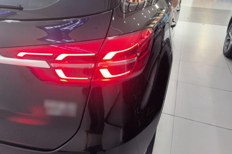 Used Hongqi HS5 2022 Revised Version 2.0T Smart Connect Flagship Edition Right Rear Taillight