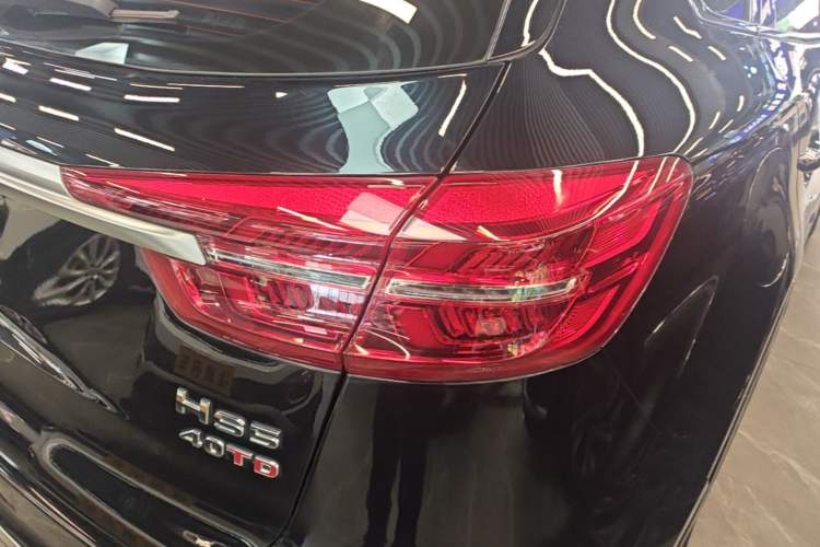 Used Hongqi HS5 2022 Revised Version 2.0T Smart Connect Flagship Edition Right Rear Taillight