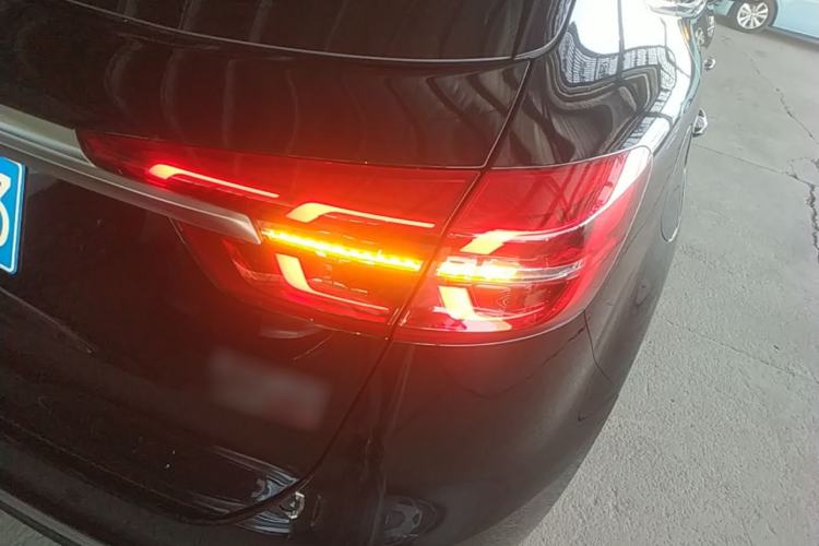 Used Hongqi HS5 2022 Revised Version 2.0T Smart Connect Flagship Edition Right Rear Taillight