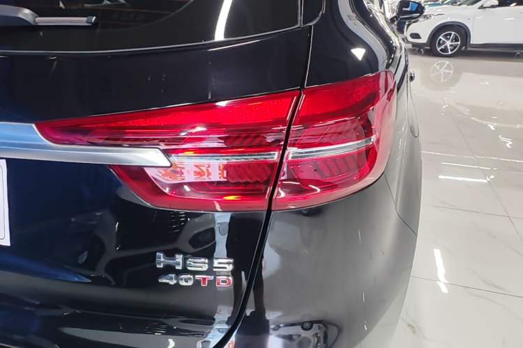 Used Hongqi HS5 2022 Revised Version 2.0T Smart Connect Flagship Edition Right Rear Taillight