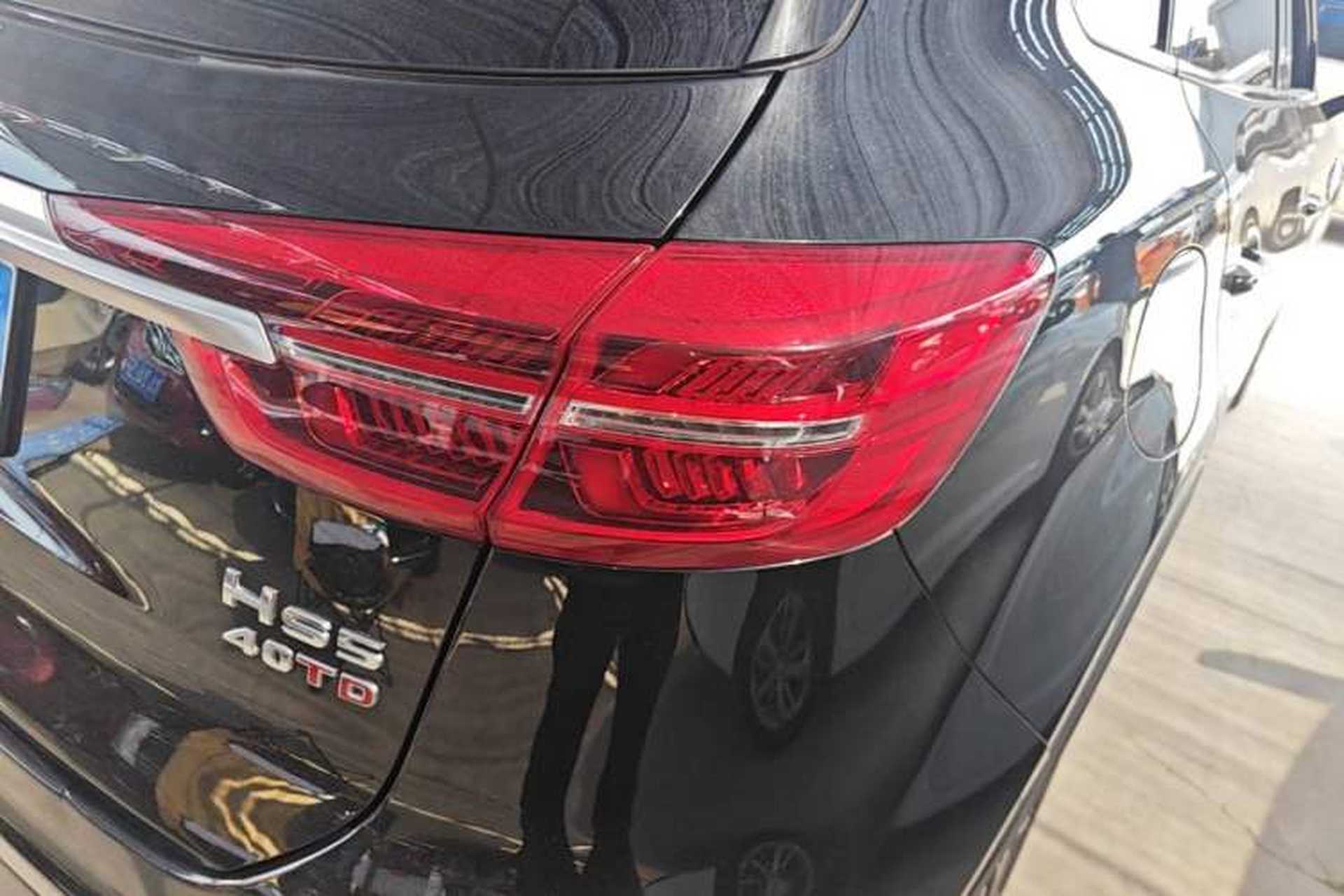 Used Hongqi HS5 2022 Facelifted Version 2.0T Smart Connect Flagship All-Wheel-Drive Edition Right Rear Taillight