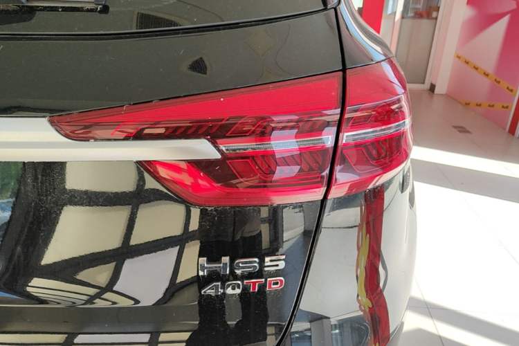 Used Hongqi HS5 2022 Revised Version 2.0T Smart Connect Flagship Edition Right Rear Taillight