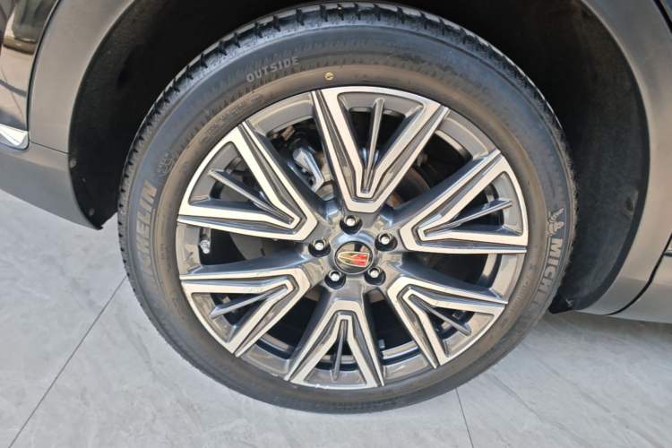Used Hongqi HS5 2022 Facelifted Version 2.0T Smart Connect Flagship All-Wheel-Drive Edition Right Rear Wheel Hub