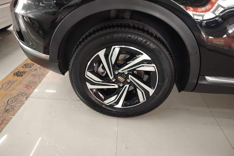 Used Hongqi HS5 2022 2.0T Smart Connect Flagship Edition Right Rear Wheel Hub