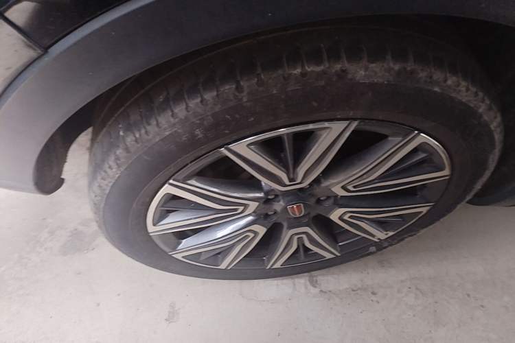 Used Hongqi HS5 2022 Facelifted Version 2.0T Smart Connect Flagship All-Wheel-Drive Edition Right Rear Wheel Hub