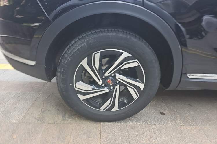Used Hongqi HS5 2022 Revised Version 2.0T Smart Connect Flagship Edition Right Rear Wheel Hub