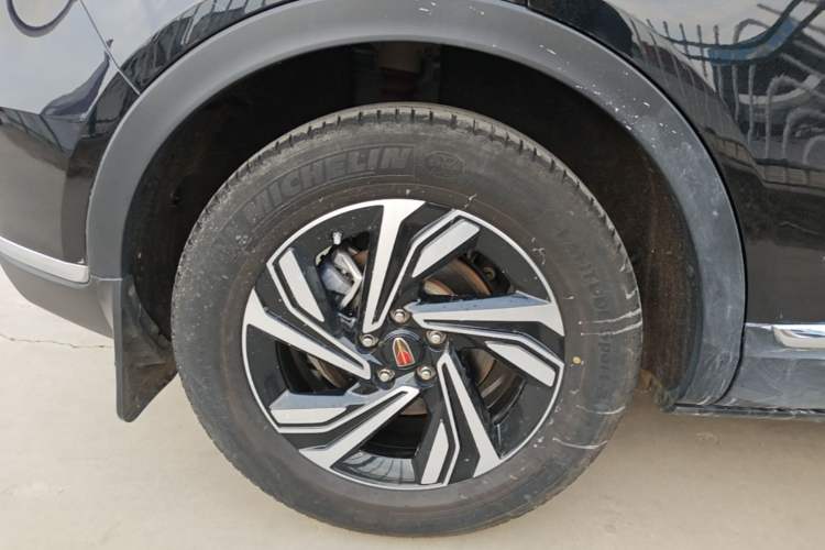 Used Hongqi HS5 2022 Revised Version 2.0T Smart Connect Flagship Edition Right Rear Wheel Hub