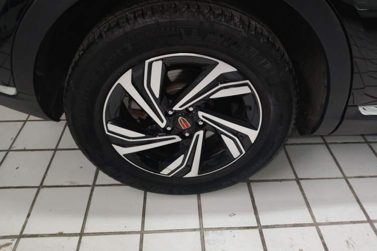 Used Hongqi HS5 2022 Revised Version 2.0T Smart Connect Flagship Edition Right Rear Wheel Hub