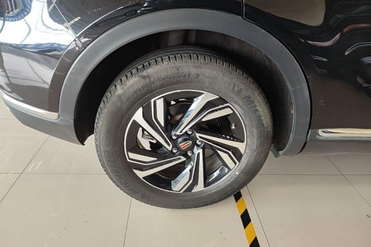 Used Hongqi HS5 2022 Revised Version 2.0T Smart Connect Flagship Edition Right Rear Wheel Hub
