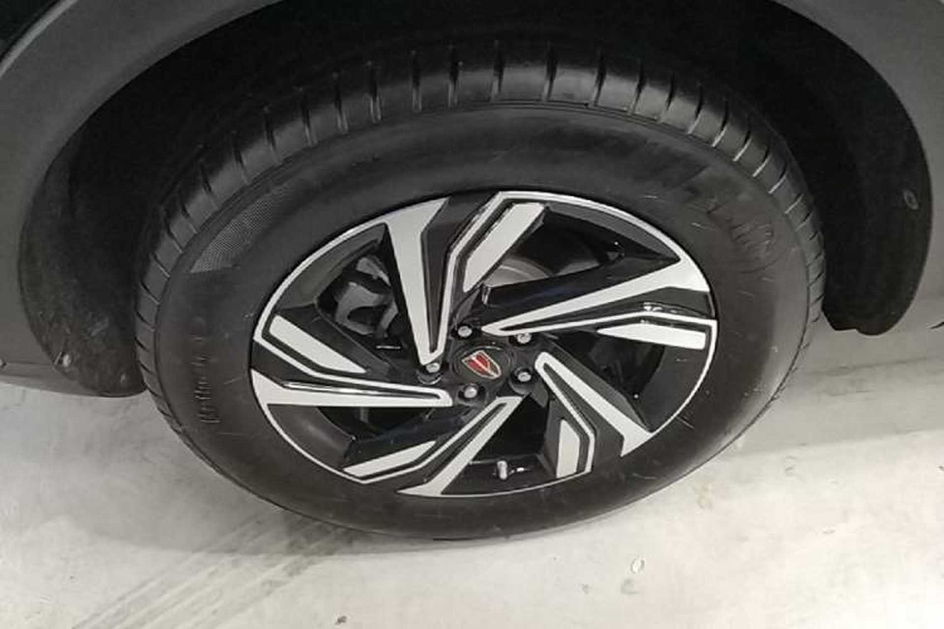 Used Hongqi HS5 2022 2.0T Smart Connect Flagship Enjoyment Purchase Edition Right Rear Wheel Hub
