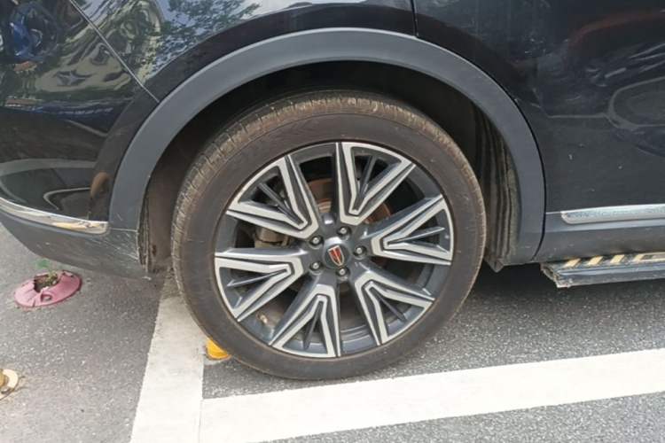 Used Hongqi HS5 2022 Facelifted Version 2.0T Smart Connect Flagship All-Wheel-Drive Edition Right Rear Wheel Hub