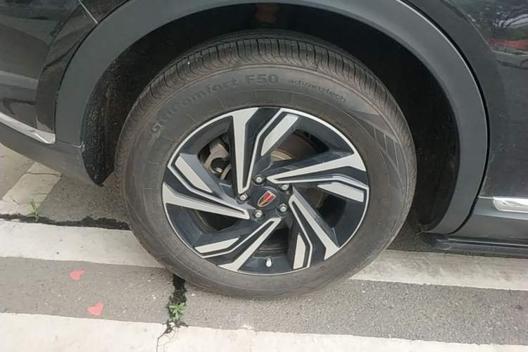 Used Hongqi HS5 2022 Revised Version 2.0T Smart Connect Flagship Edition Right Rear Wheel Hub