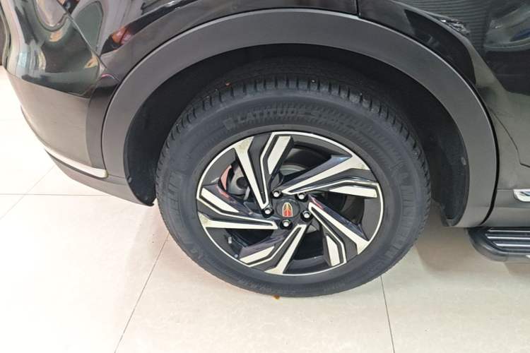 Used Hongqi HS5 2022 2.0T Smart Connect Flagship Edition Right Rear Wheel Hub