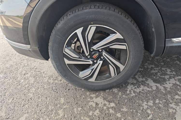 Used Hongqi HS5 2022 Revised Version 2.0T Smart Connect Flagship Edition Right Rear Wheel Hub