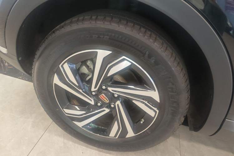 Used Hongqi HS5 2022 Revised Version 2.0T Smart Connect Flagship Edition Right Rear Wheel Hub