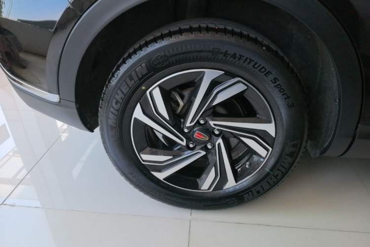 Used Hongqi HS5 2022 Revised Version 2.0T Smart Connect Flagship Edition Right Rear Wheel Hub