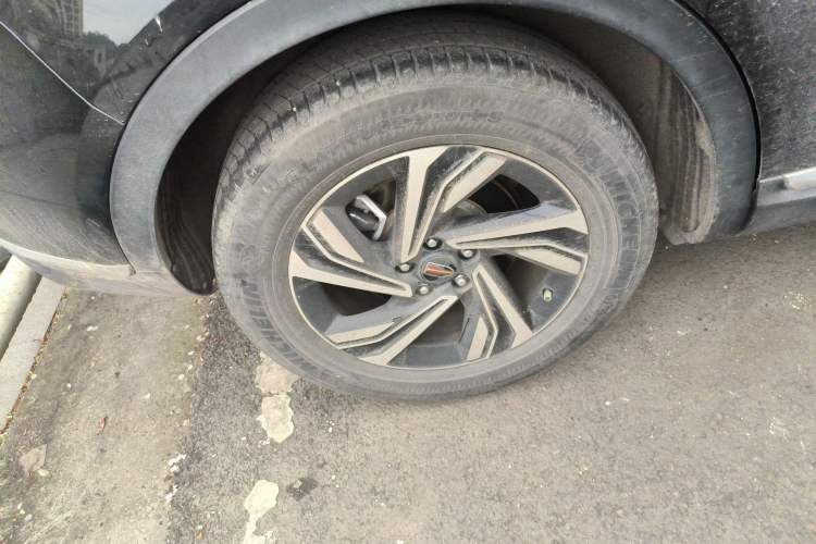 Used Hongqi HS5 2022 Revised Version 2.0T Smart Connect Flagship Edition Right Rear Wheel Hub