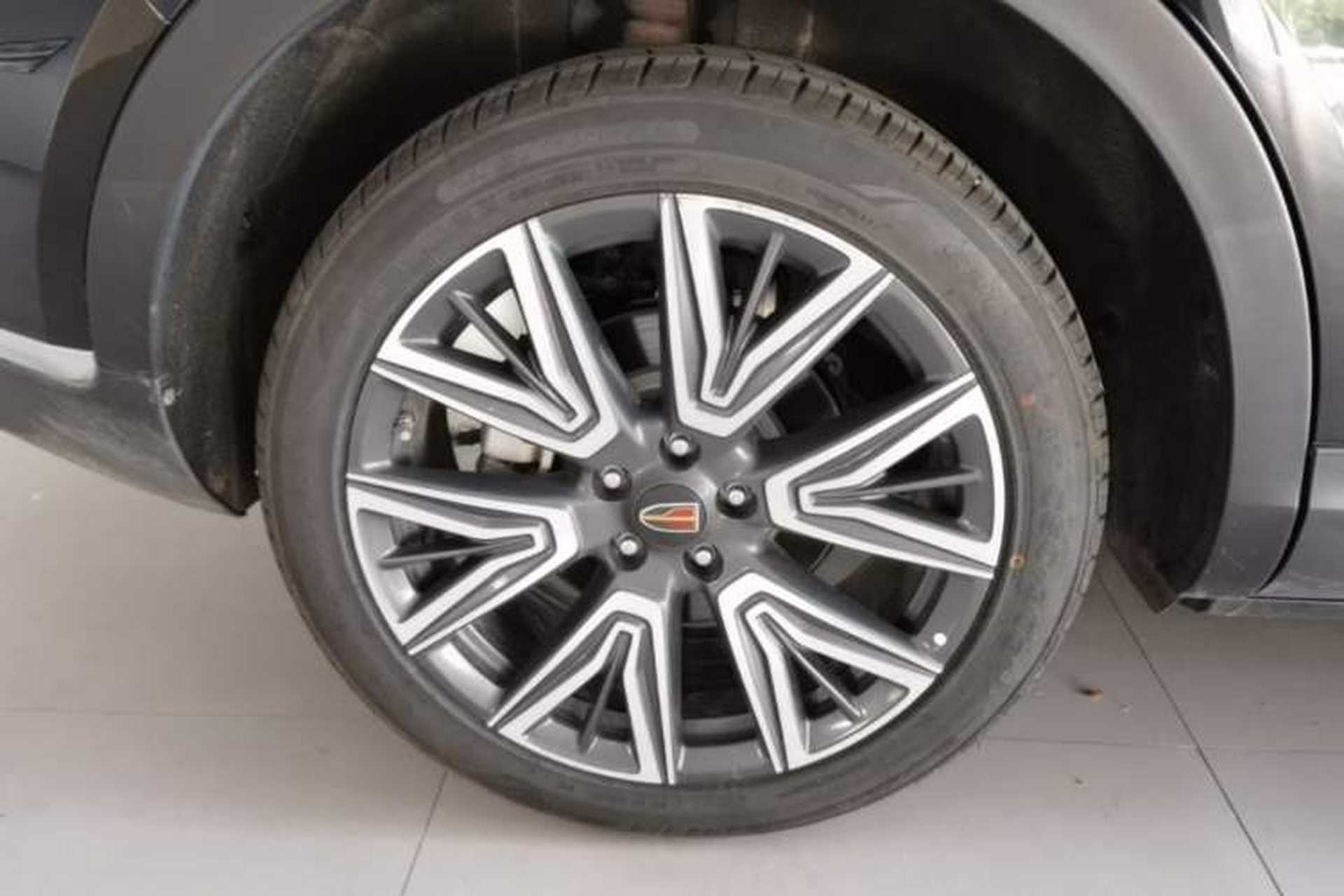 Used Hongqi HS5 2022 Facelifted Version 2.0T Smart Connect Flagship All-Wheel-Drive Edition Right Rear Wheel Hub