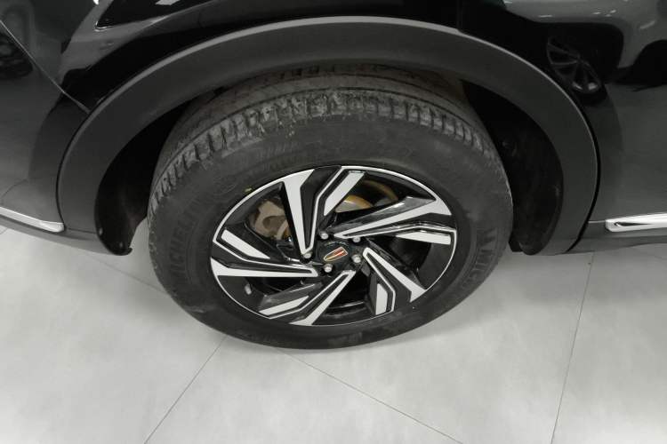 Used Hongqi HS5 2022 Revised Version 2.0T Smart Connect Flagship Edition Right Rear Wheel Hub