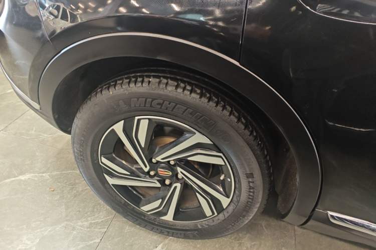 Used Hongqi HS5 2022 Revised Version 2.0T Smart Connect Flagship Edition Right Rear Wheel Hub